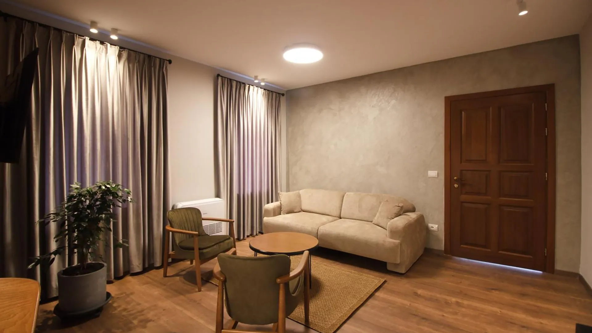 Castlefront Villa Gjirokastër 0*,  Albanië