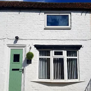 https://ladybird-cottage-yorkshire-wolds-dog-friendly.yorkshirehotels.net