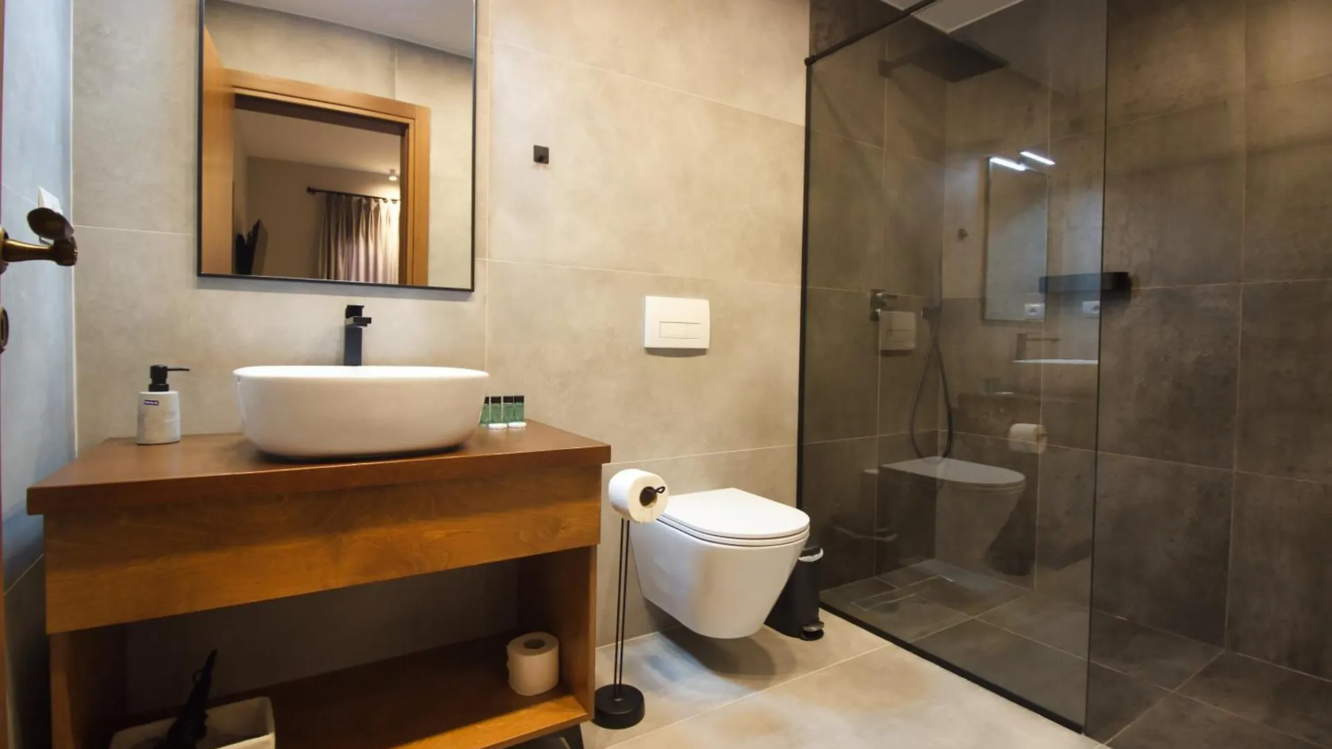 Castlefront Villa Gjirokaster Apartment