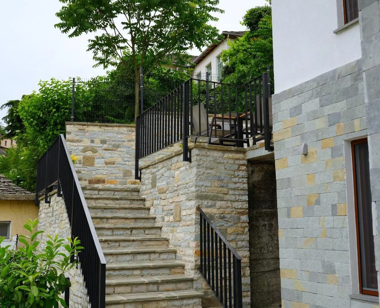Castlefront Villa Gjirokaster Apartment